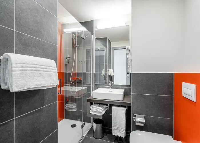 Campanile South 3*