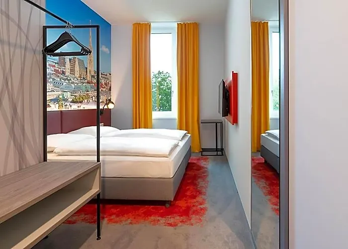 Campanile South 3*